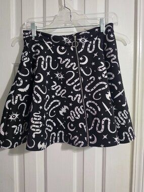 Hot Topic Zip Up Skirt